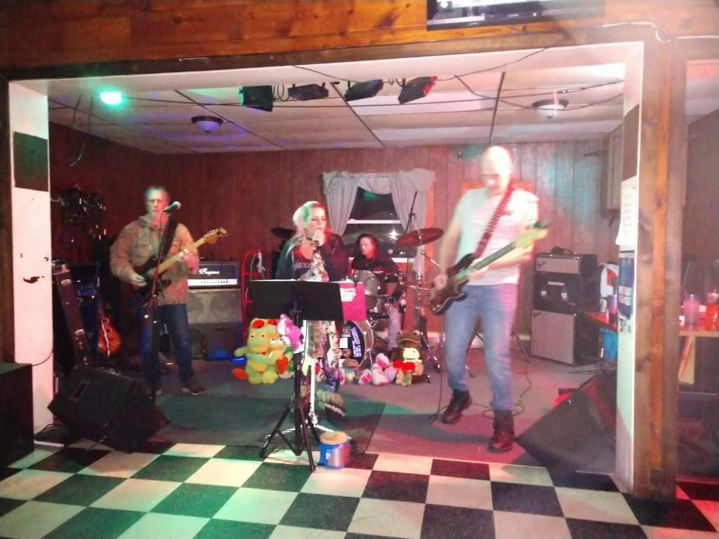 HI Way Inn | restaurant | 231 State St, Hillman, MI 49746, USA | 9897424806 OR +1 989-742-4806