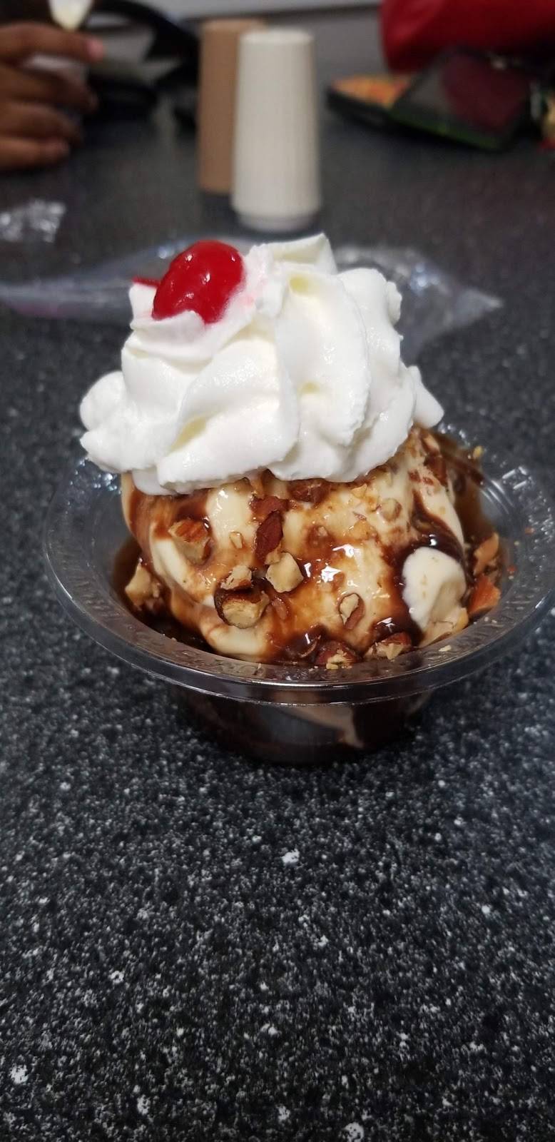 Braums Ice Cream & Burger Restaurant | restaurant | 1222 W McDermott Dr, Allen, TX 75013, USA | 2144958711 OR +1 214-495-8711