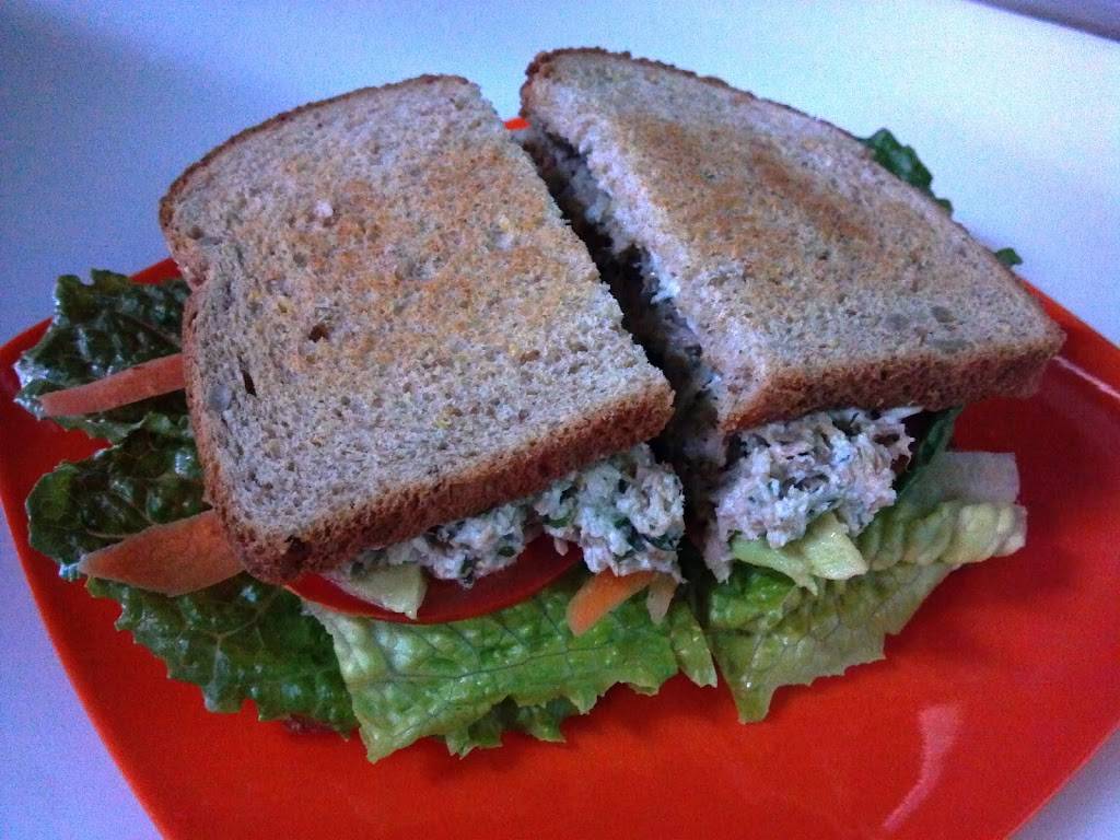 Piñaveral bebidas, sandwiches y ensaladas | restaurant | Calle Javier Mina 19919, Buenos Aires Sur, Las Misiones, 22207 Tijuana, B.C., Mexico | 016649722166 OR +52 664 972 2166