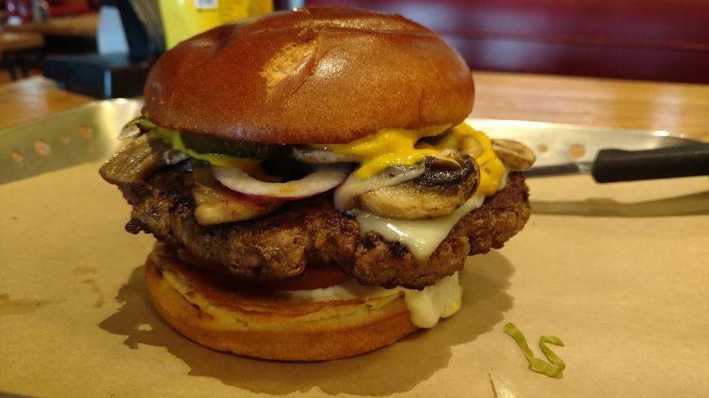 Chilis Grill & Bar | restaurant | 1428 Interstate Dr, Cookeville, TN 38501, USA | 9313720014 OR +1 931-372-0014