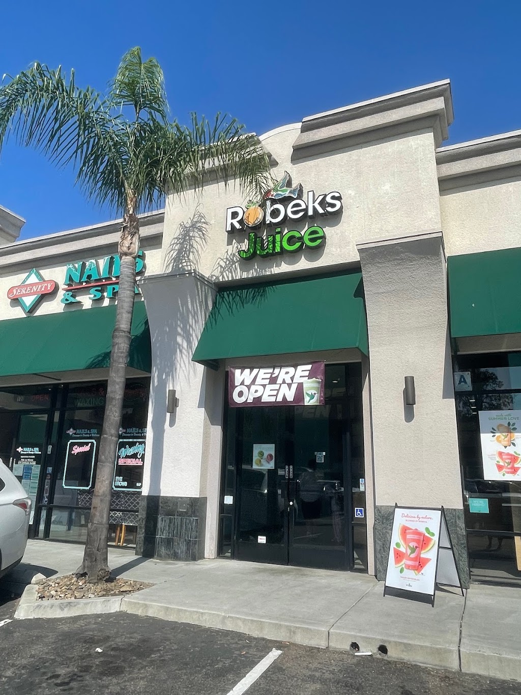Robeks Fresh Juices & Smoothies | restaurant | 16588 Bernardo Center Dr, San Diego, CA 92128, USA | 8587163000 OR +1 858-716-3000