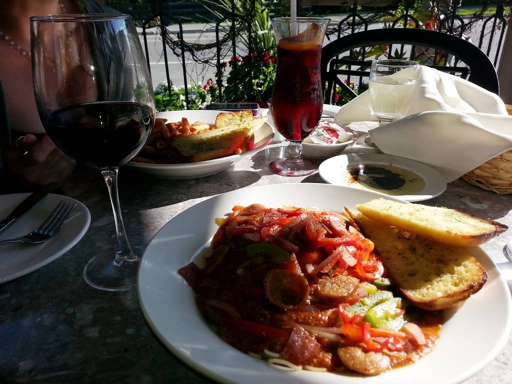 Napoléon | restaurant | 489 Rue Notre Dame, Montebello, QC J0V 1L0, Canada | 8194235555 OR +1 819-423-5555