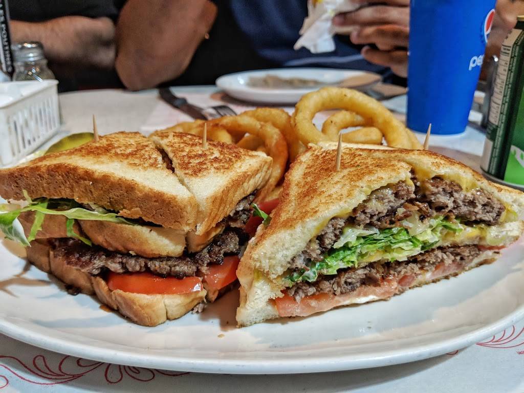 Restaurant Paulo & Suzanne | restaurant | 5501 Boul Gouin O, Montréal, QC H4J 1C8, Canada | 5143365561 OR +1 514-336-5561