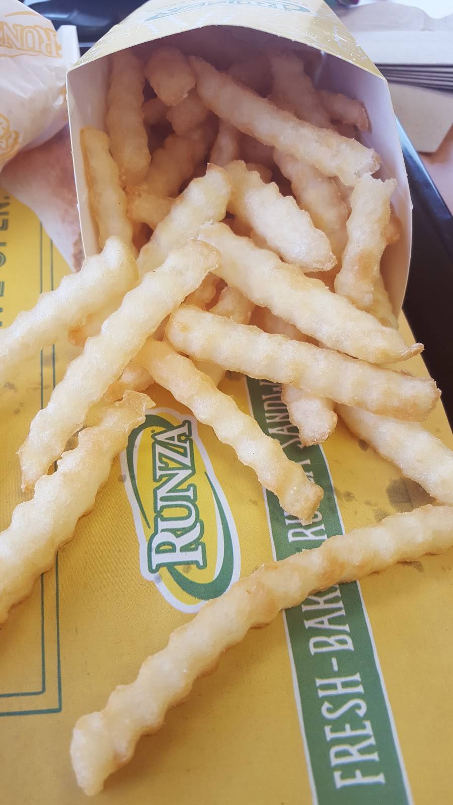 Runza Restaurant | restaurant | 202 N Washington St, Papillion, NE 68046, USA | 4025969805 OR +1 402-596-9805