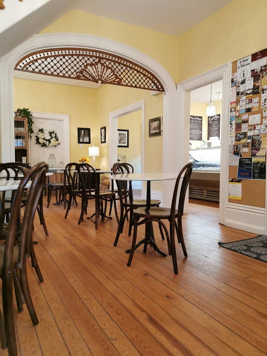 Stella Luna Gelato Cafe Merrickville | cafe | 111 Main St E, Merrickville, ON K0G 1N0, Canada | 6132694949 OR +1 613-269-4949