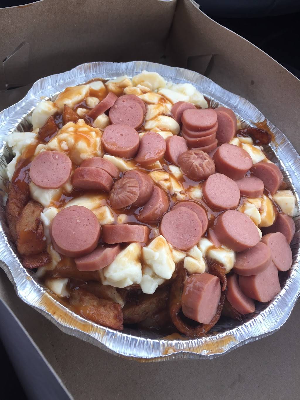 Poutinerie Labelle province | restaurant | 1675 Tenth Line Rd, Orléans, ON K1E 3P6, Canada | 6135909199 OR +1 613-590-9199