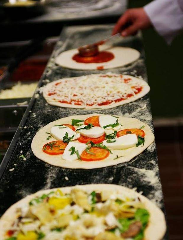 Your Pie | restaurant | 3753 Corporate Woods Dr #113, Vestavia Hills, AL 35242, USA | 2057835152 OR +1 205-783-5152