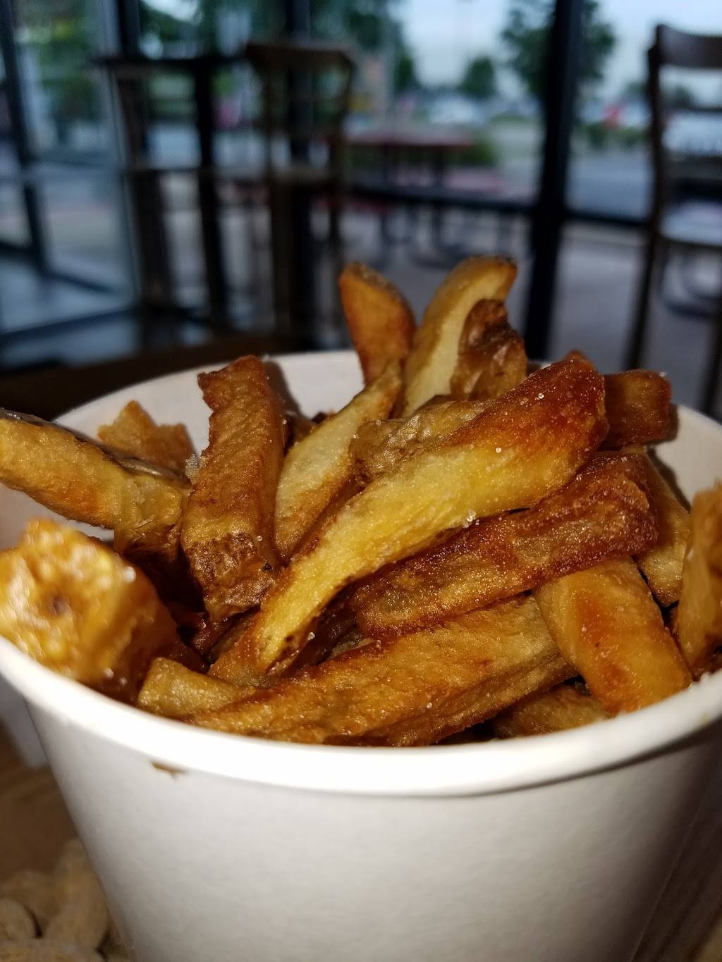 Five Guys | meal takeaway | 6310 Grand Ave, Gurnee, IL 60031, USA | 8478551220 OR +1 847-855-1220