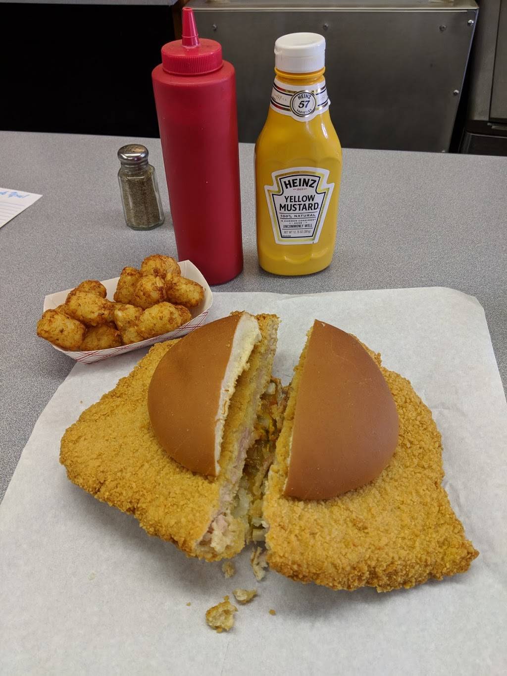 Smittys Tenderloin Shop | restaurant | 1401 Army Post Rd, Des Moines, IA 50315, USA | 5152874742 OR +1 515-287-4742