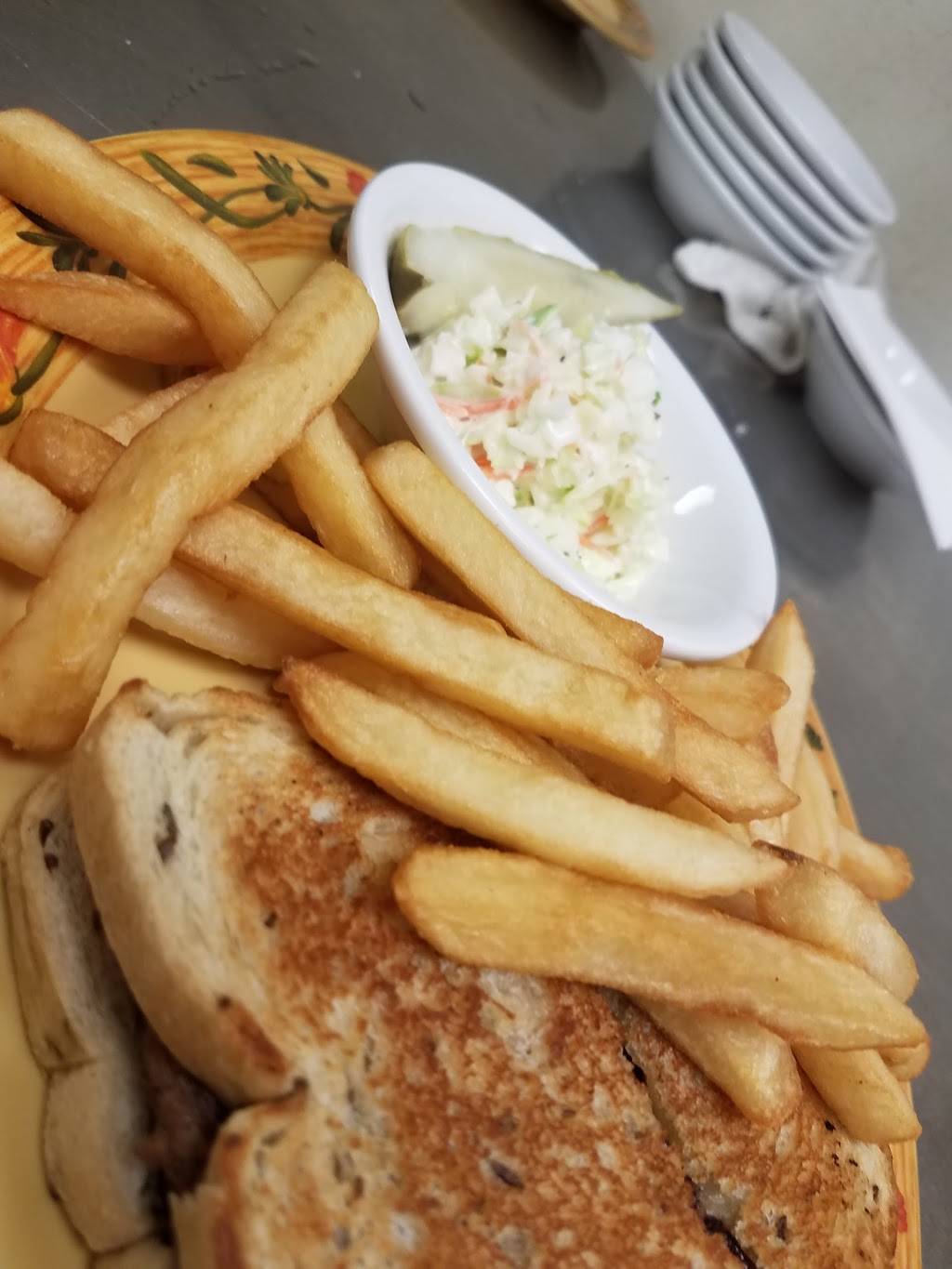 Fiores Restaurant | restaurant | 3808 Sun City Center Blvd, Ruskin, FL 33573, USA | 8136333344 OR +1 813-633-3344