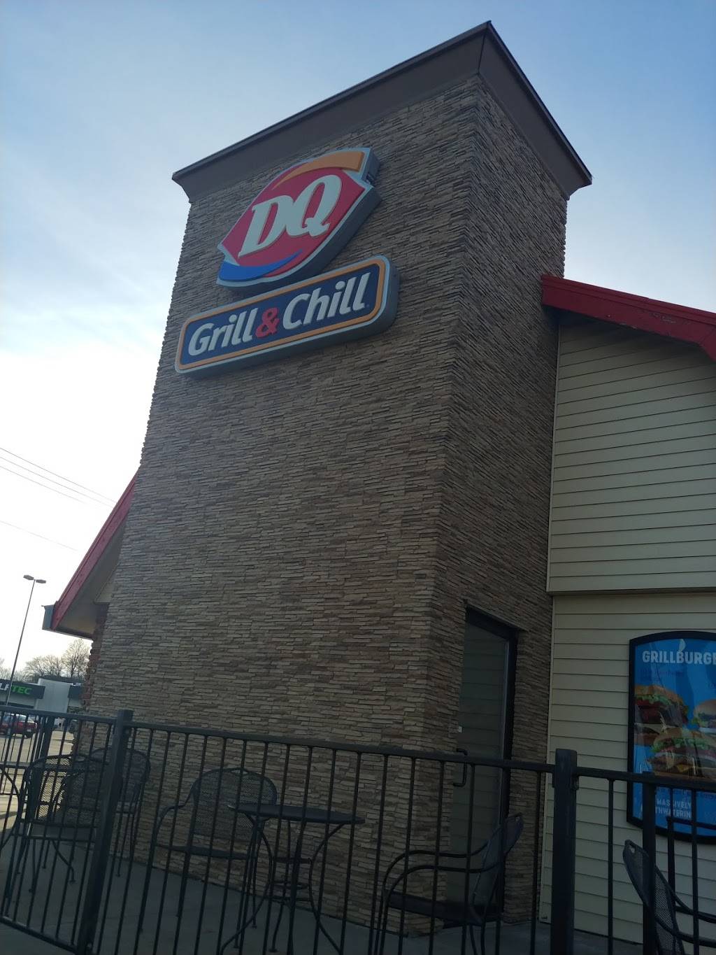 Dairy Queen Grill & Chill | restaurant | 404 N 114th St, Omaha, NE 68154, USA | 4023334623 OR +1 402-333-4623
