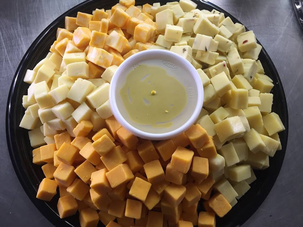 Cruisers Pit Beef | restaurant | 2340 Ruth Ave, Sparrows Point, MD 21219, USA | 4104775555 OR +1 410-477-5555