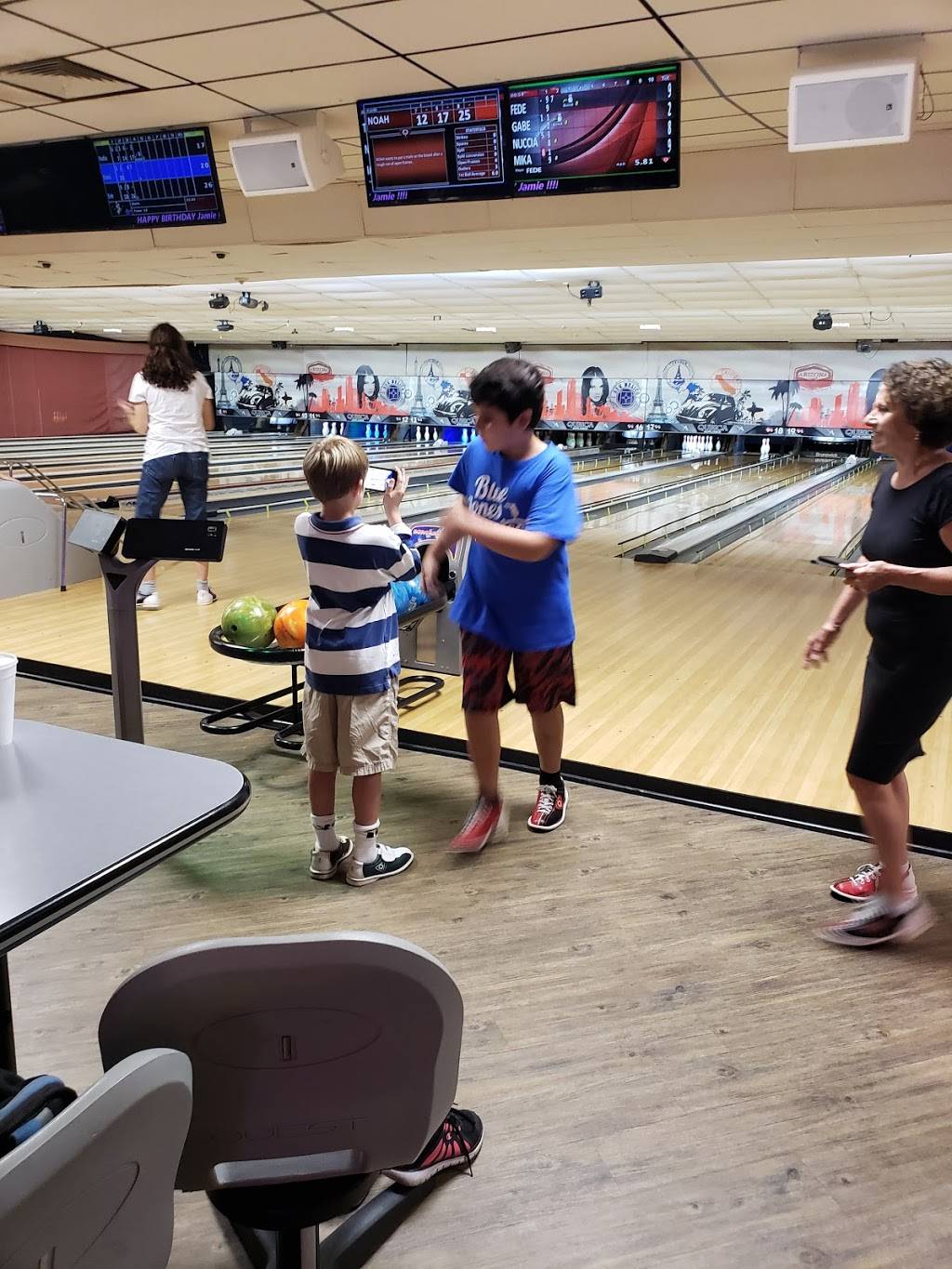 Bowland Beacon | restaurant | 5400 Tamiami Trail N, Naples, FL 34108, USA | 2395973452 OR +1 239-597-3452