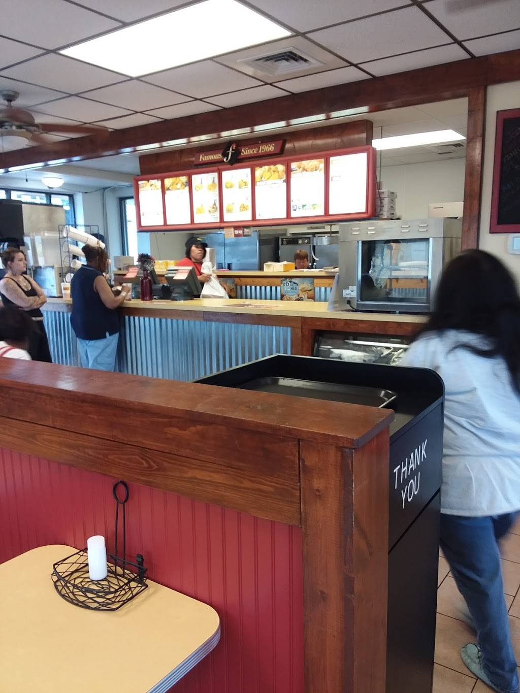 Lees Famous Recipe Chicken | restaurant | 5030 Montgomery Rd #2129, Cincinnati, OH 45212, USA | 5133512224 OR +1 513-351-2224