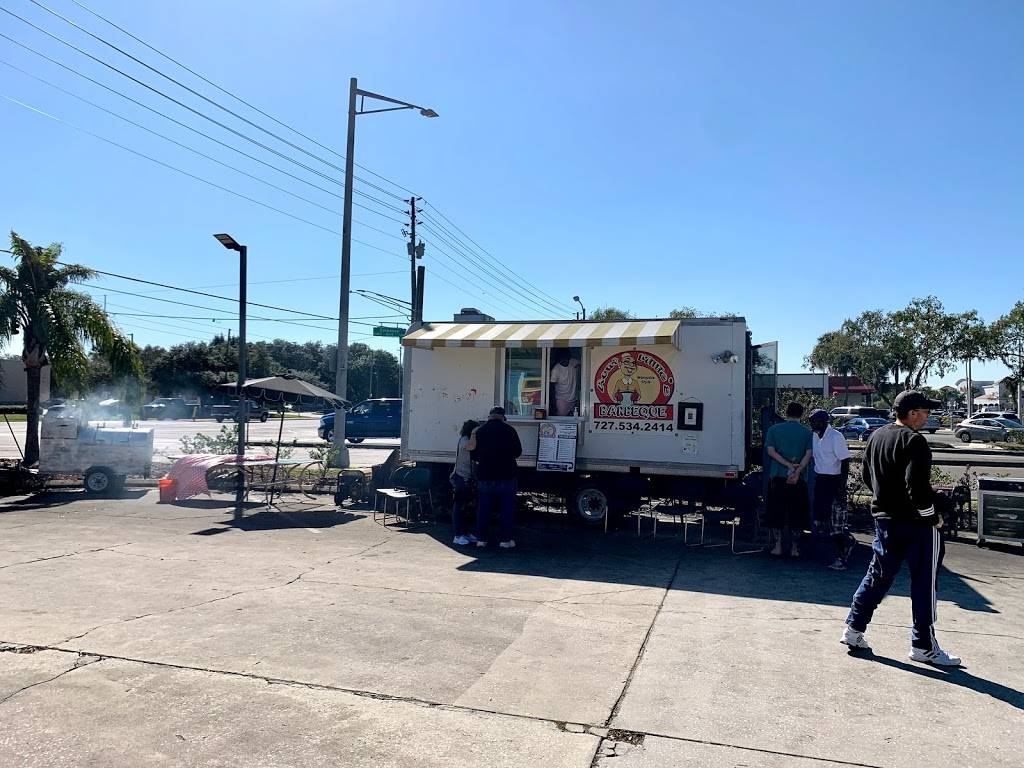 Aunt Millie’s BBQ | restaurant | 9247 Little Rd, New Port Richey, FL 34654, USA | 7275345328 OR +1 727-534-5328