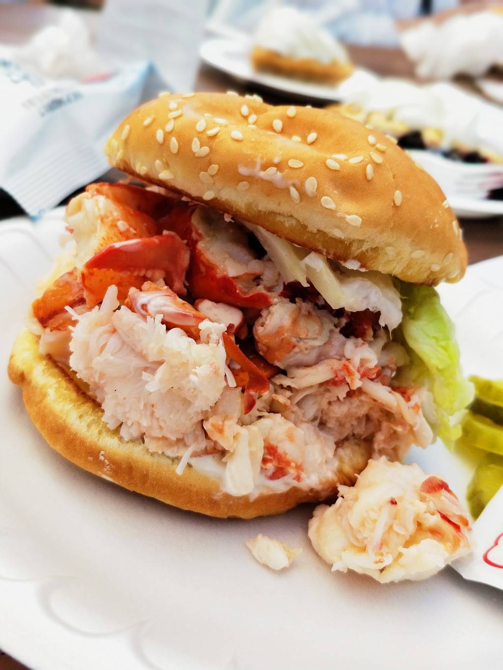 Youngs Lobster Pound | restaurant | 2 Fairview St, Belfast, ME 04915, USA | 2073381160 OR +1 207-338-1160