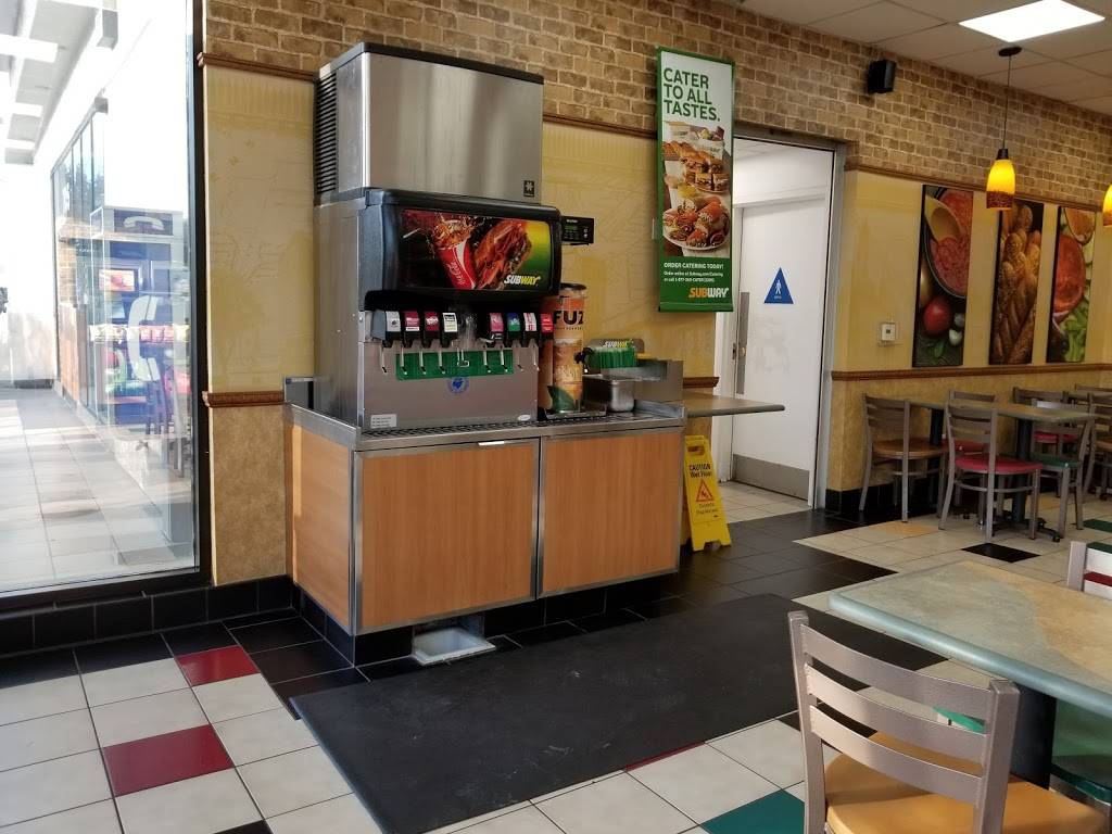 Subway | restaurant | 76 Gas Station/C-Store, 705 Harbor Pointe Pl Suite B, West Sacramento, CA 95605, USA | 9163740673 OR +1 916-374-0673