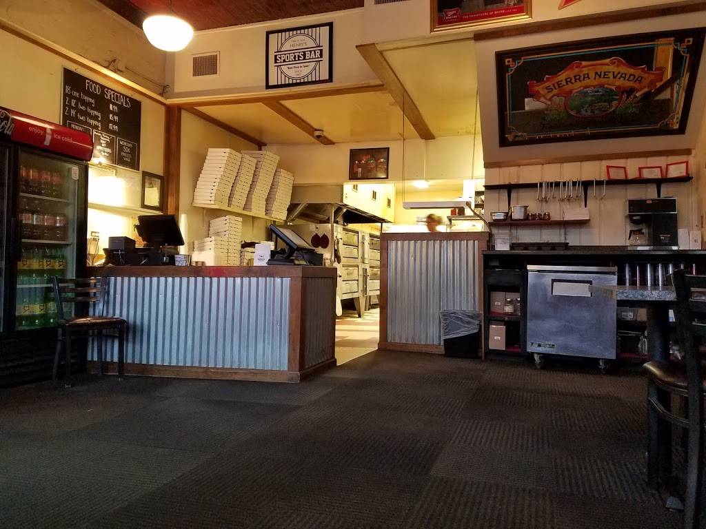 Joes Pizza & Sports Bar | restaurant | 127 E Bridge St, Plainwell, MI 49080, USA | 2696851162 OR +1 269-685-1162