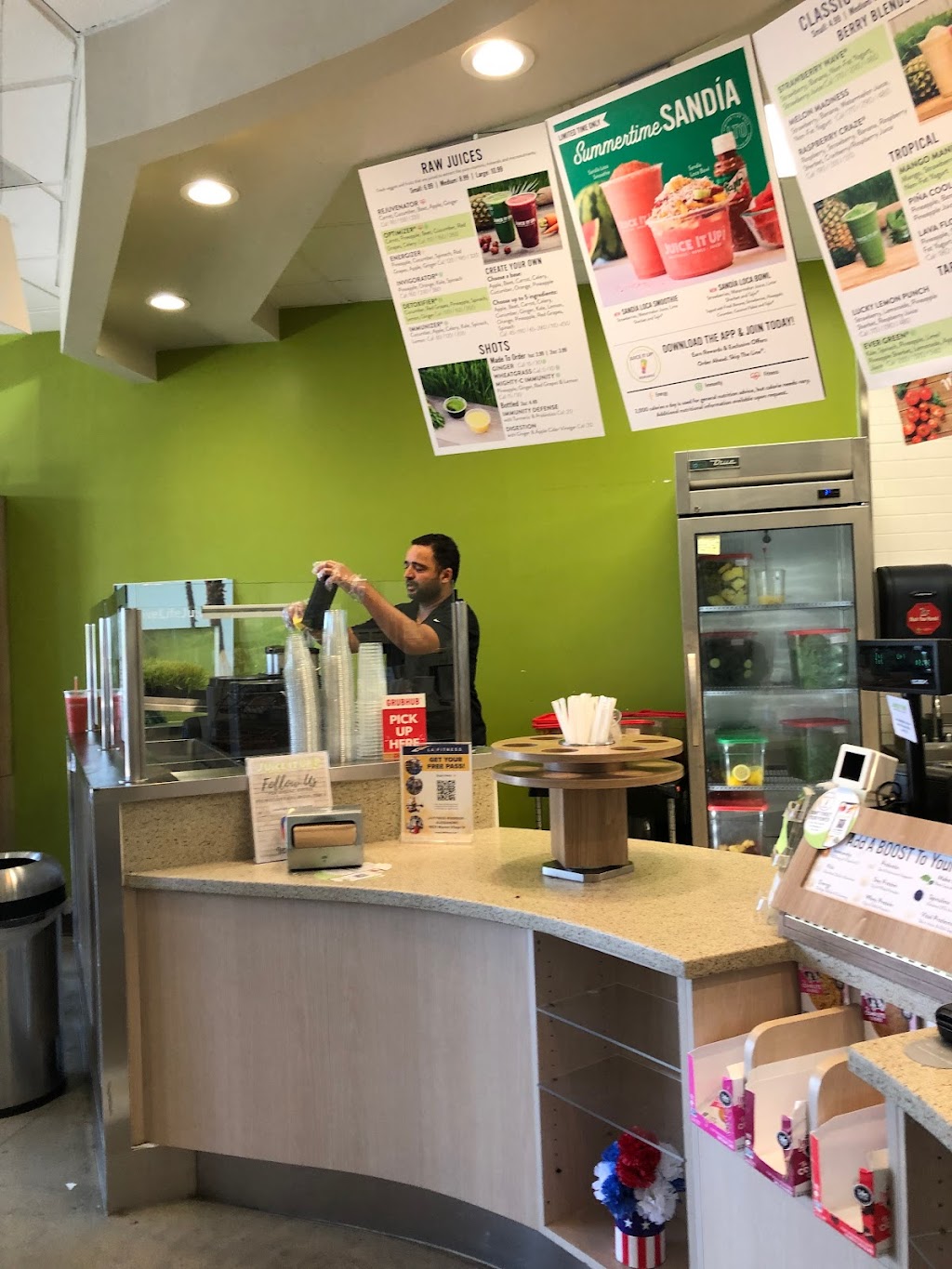 Juice It Up! | restaurant | 19069 Van Buren Boulevard Ste. 102, Riverside, CA 92508, USA | 9515658006 OR +1 951-565-8006