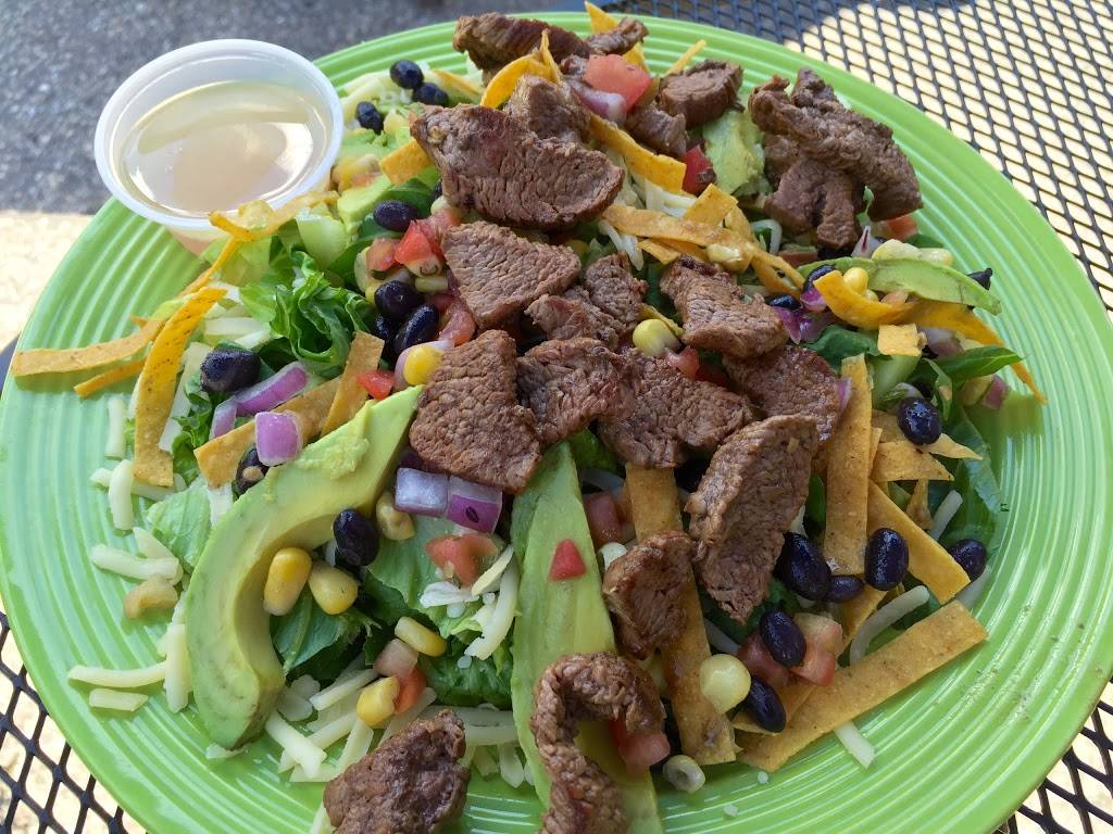 The Little Grille | restaurant | 62 Cottage St, Littleton, NH 03561, USA | 6034440395 OR +1 603-444-0395