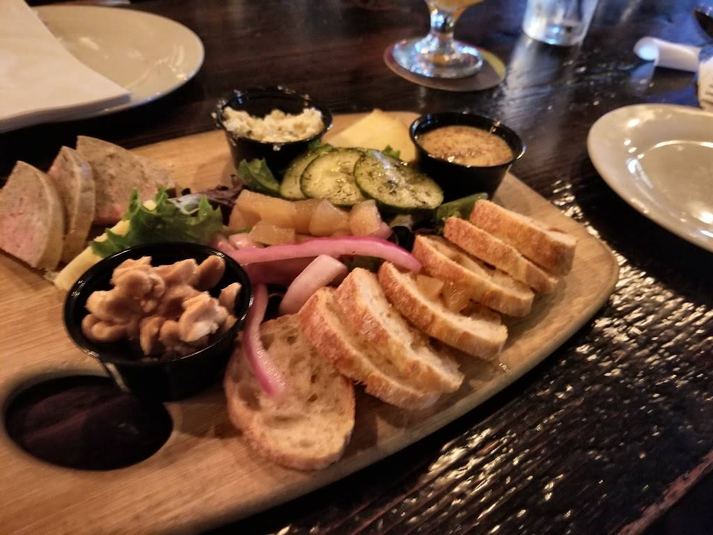 Prison City Pub and Brewery | restaurant | 28 State St, Auburn, NY 13021, USA | 3156041277 OR +1 315-604-1277