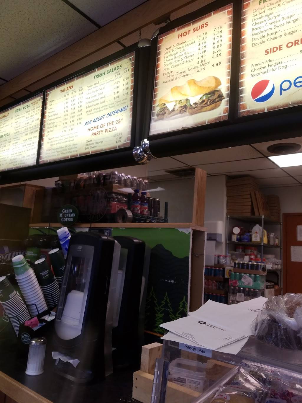 Stephens Pizza | restaurant | 1054 Sabattus St, Lewiston, ME 04240, USA | 2077773700 OR +1 207-777-3700