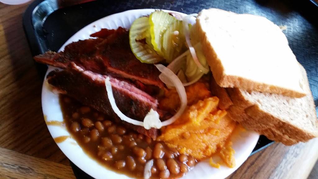 Augies Barbed Wire Smokehouse | restaurant | 3709 N St Marys St, San Antonio, TX 78212, USA | 2107350088 OR +1 210-735-0088