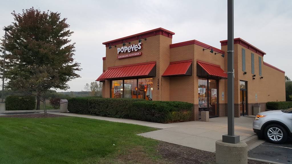 Popeyes Louisiana Kitchen | restaurant | 1245 W Normantown Rd, Romeoville, IL 60446, USA | 8153722867 OR +1 815-372-2867
