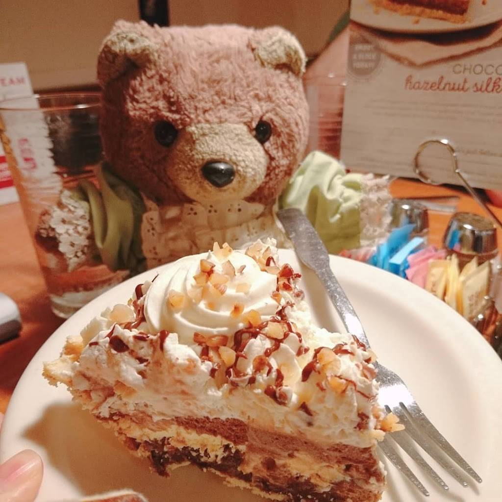 Bakers Square Restaurant & Bakery | restaurant | 1881 West, MN-36, Roseville, MN 55113, USA | 6516313322 OR +1 651-631-3322