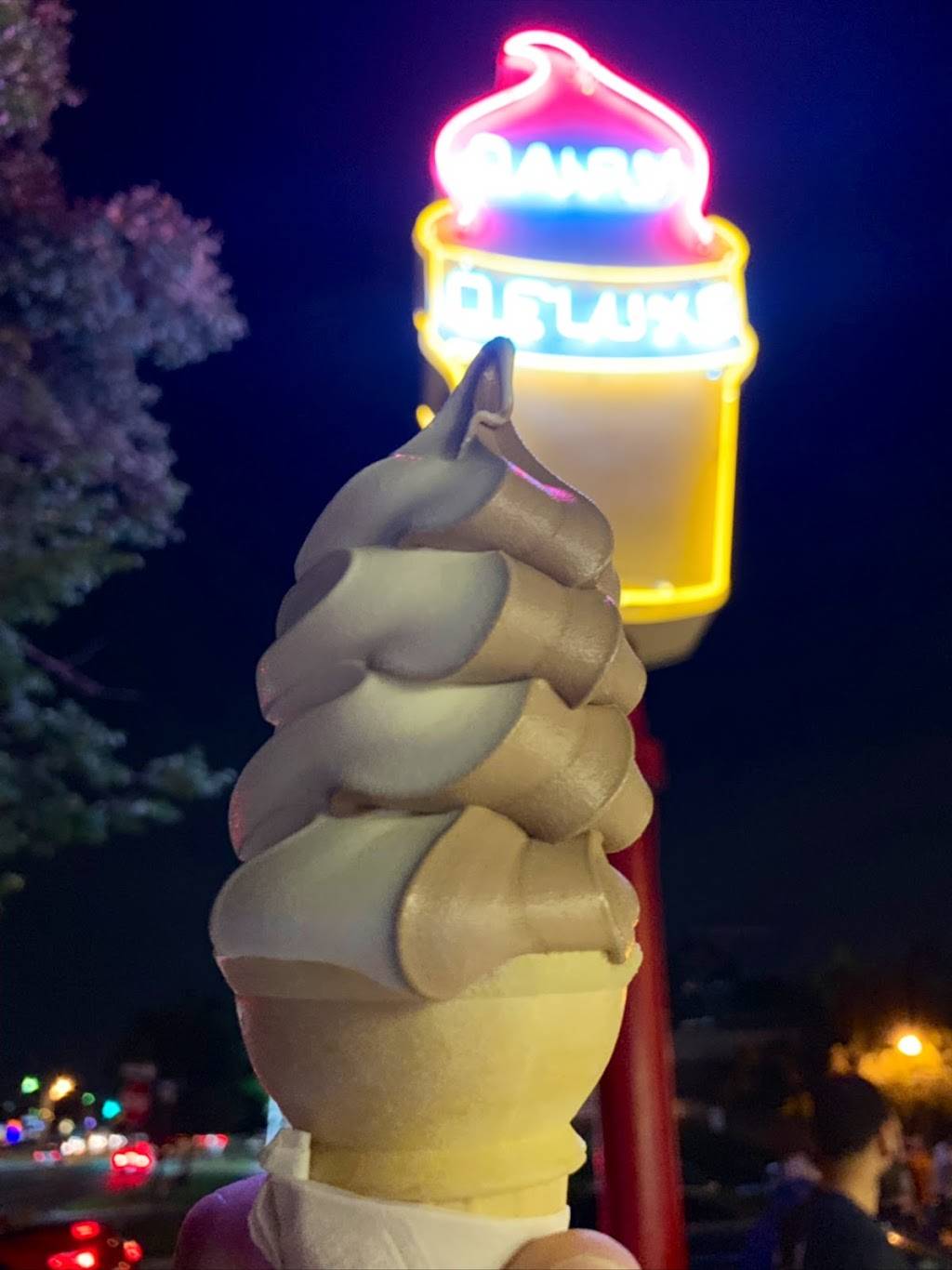 Dairy Deluxe | restaurant | 33210 Woodward Ave, Birmingham, MI 48009, USA | 2486461810 OR +1 248-646-1810