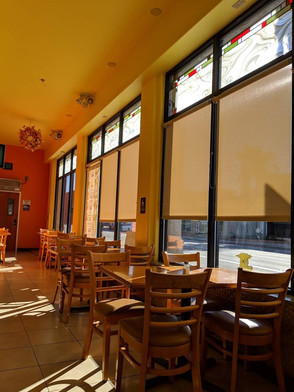 El Bukanas Covina | restaurant | 100 N Citrus Ave, Covina, CA 91723, USA | 6263329640 OR +1 626-332-9640