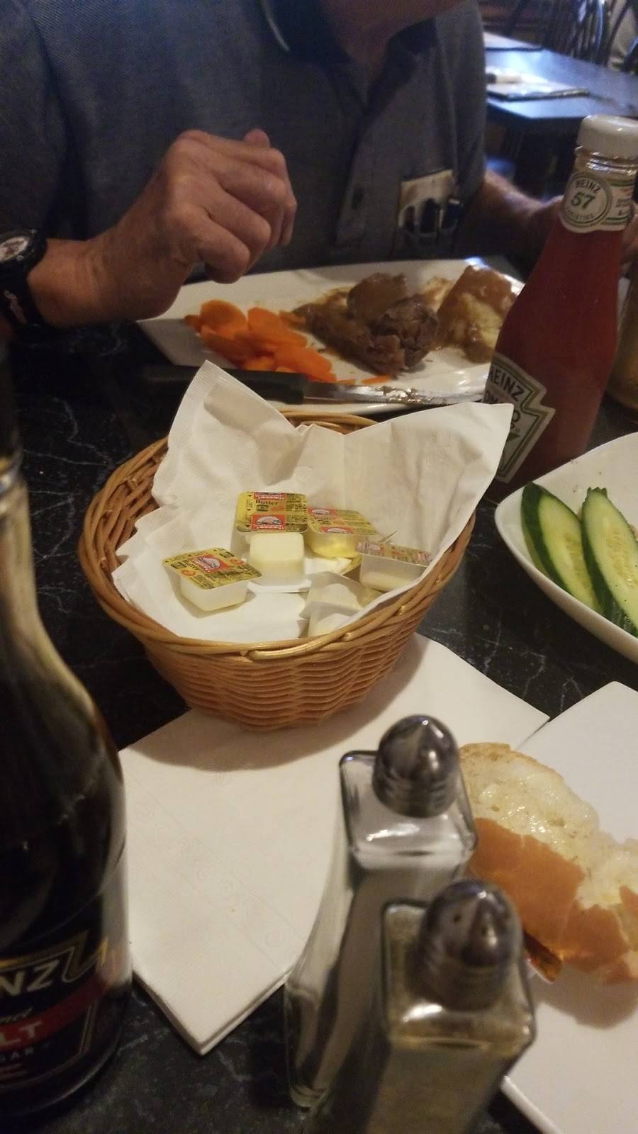 Clubhouse | restaurant | 6365 Pearl Rd, Parma Heights, OH 44130, USA | 4408842582 OR +1 440-884-2582