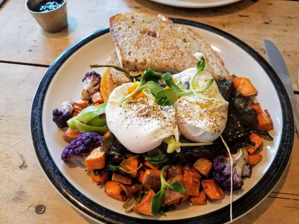 Figs Lake Leelanau | restaurant | 202 W Main St, Lake Leelanau, MI 49653, USA | 2312562222 OR +1 231-256-2222