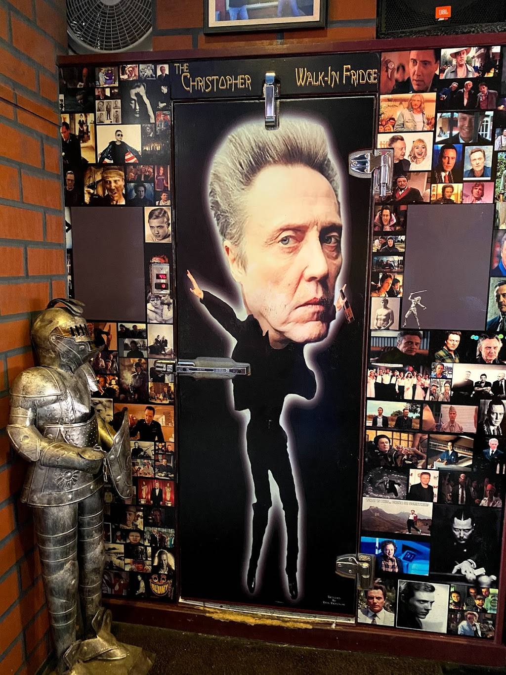 The London Bridge Pub | night club | 110 E Hargett St, Raleigh, NC 27601, USA | 9198386633 OR +1 919-838-6633