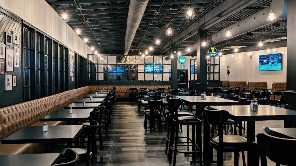 London Gate Pub | restaurant | 5395 Eglinton Ave W, Etobicoke, ON M9C 5K6, Canada | 4166206868 OR +1 416-620-6868