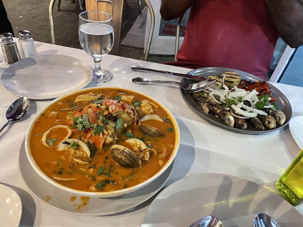 Braga Portuguese Restaurant | restaurant | 1401 SW 22nd St, Miami, FL 33145, USA | 3053920959 OR +1 305-392-0959