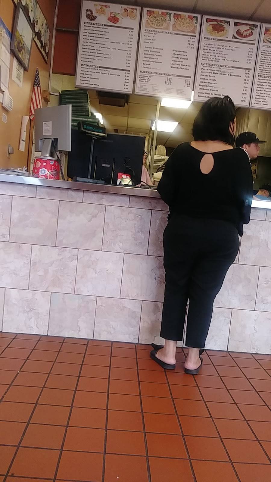 Ameci Pizza & Pasta | meal delivery | 27554 Sierra Hwy, Canyon Country, CA 91387, USA | 6612522030 OR +1 661-252-2030