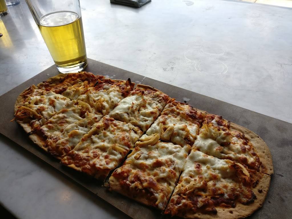 Sallys Saloon | restaurant | 700 SE Washington Ave, Minneapolis, MN 55414, USA | 6122081388 OR +1 612-208-1388