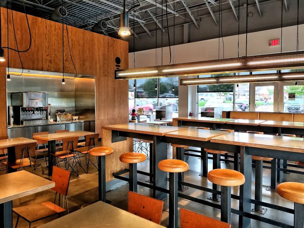 Chipotle Mexican Grill | restaurant | 2391 N Hwy 67, Florissant, MO 63033, USA | 3142815692 OR +1 314-281-5692