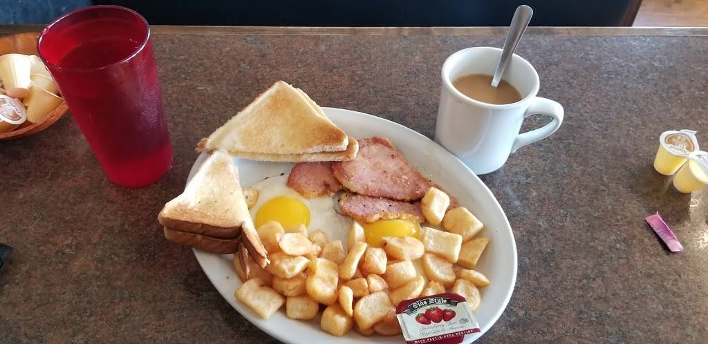 Jons Restaurant | restaurant | 130 Perth St, Brockville, ON K6V 5E3, Canada | 6133429521 OR +1 613-342-9521