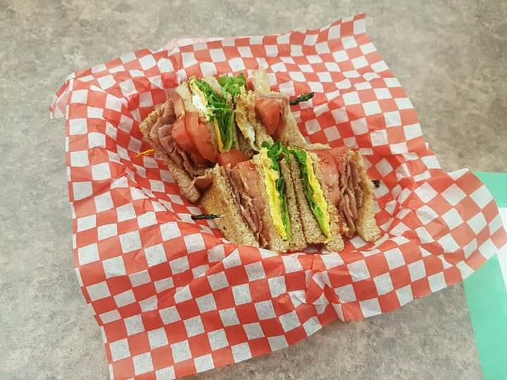 Baker’s Fries (The Hawks Nest) | restaurant | 275 Brockville St, Smiths Falls, ON K7A 4Z6, Canada | 6132836767 OR +1 613-283-6767