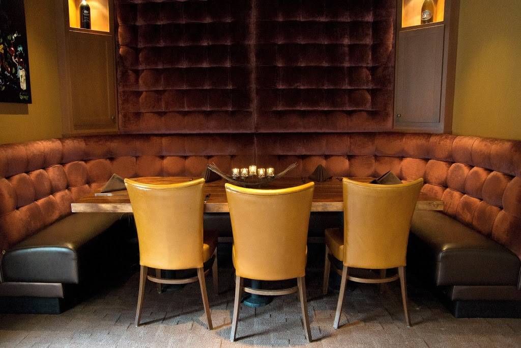 Sip At The Wine Bar & Restaurant | restaurant | 1084 NE Park Dr, Issaquah, WA 98029, USA | 4253691181 OR +1 425-369-1181