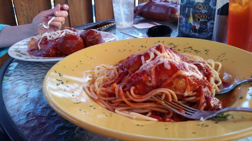 Campolas Italian Bistro | restaurant | 7224 Center St, Mentor, OH 44060, USA | 4402908676 OR +1 440-290-8676