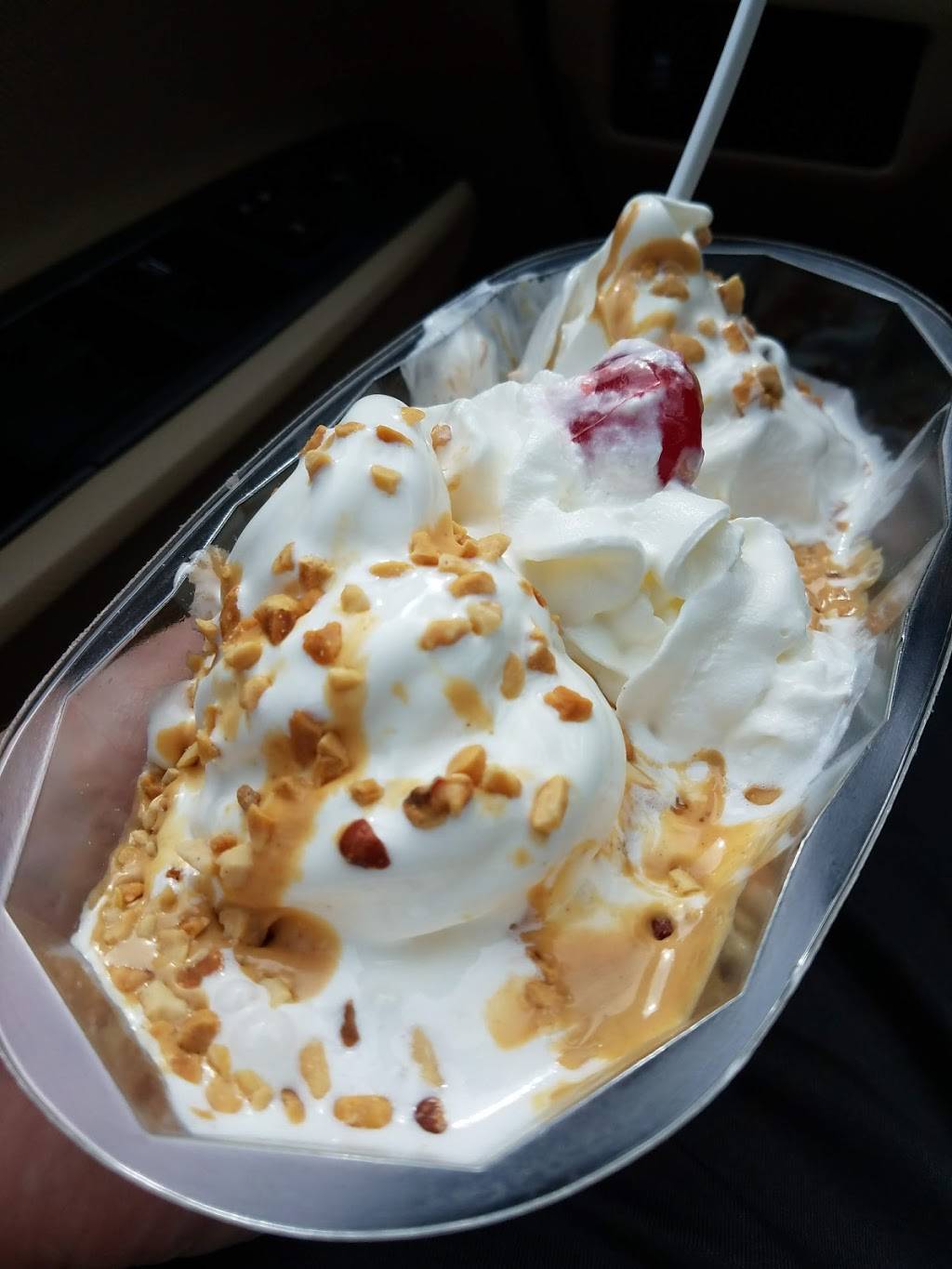 Twirly Top | restaurant | 1 Pine Grove Rd, Gardners, PA 17324, USA | 7174863424 OR +1 717-486-3424