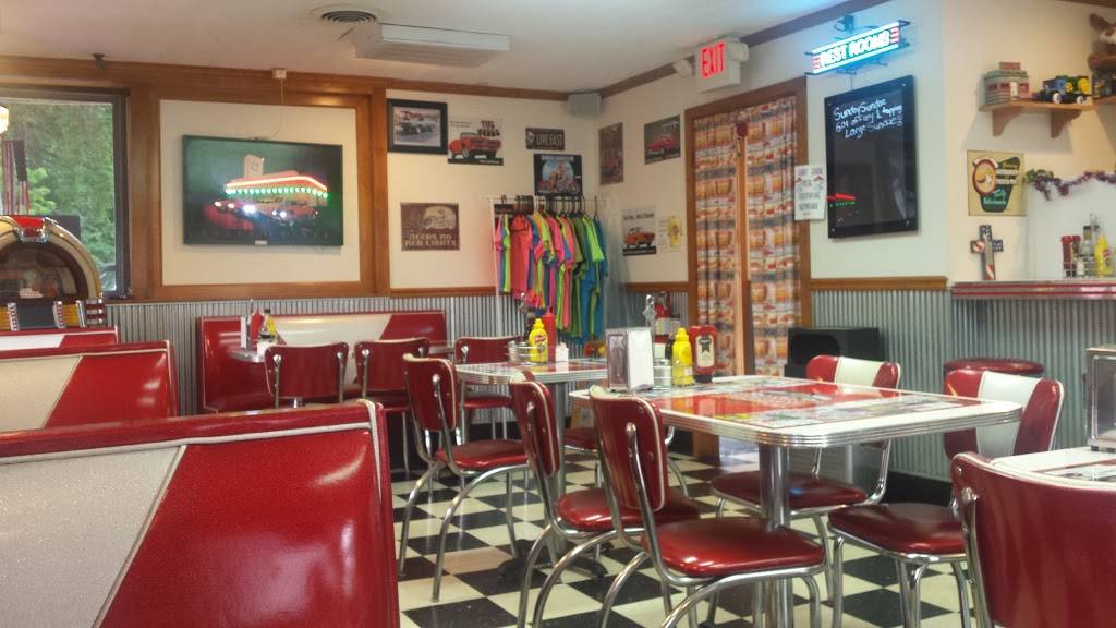 Hound Dog Hop | restaurant | 195 Sandusky St, Plymouth, OH 44865, USA | 4196871224 OR +1 419-687-1224