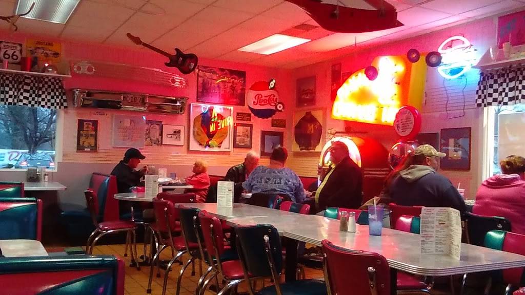 Pixie Restaurant | restaurant | 302 N Mission St, Mt Pleasant, MI 48858, USA | 9897727494 OR +1 989-772-7494