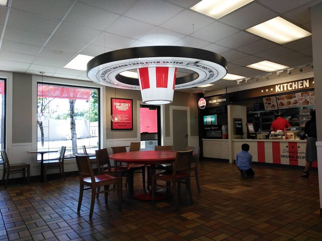 KFC | restaurant | 2150 Barnett Shoals Rd, Athens, GA 30605, USA | 7065494371 OR +1 706-549-4371