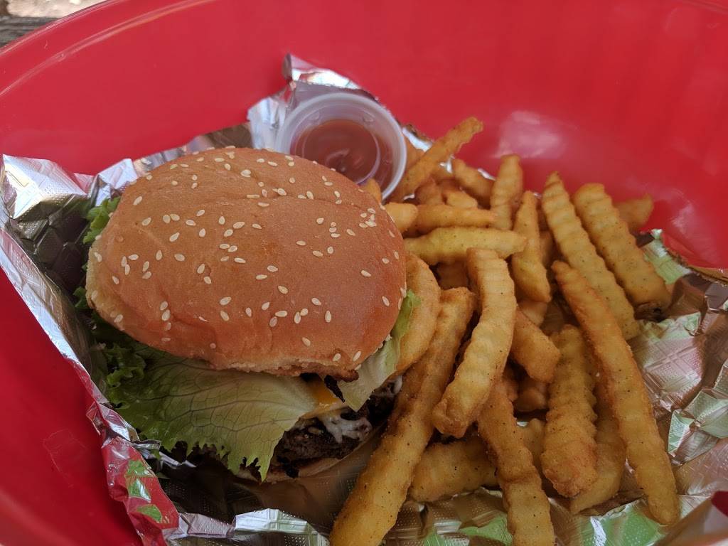 Fatboys | restaurant | 1110 Avenue M, Huntsville, TX 77340, USA | 9365775077 OR +1 936-577-5077