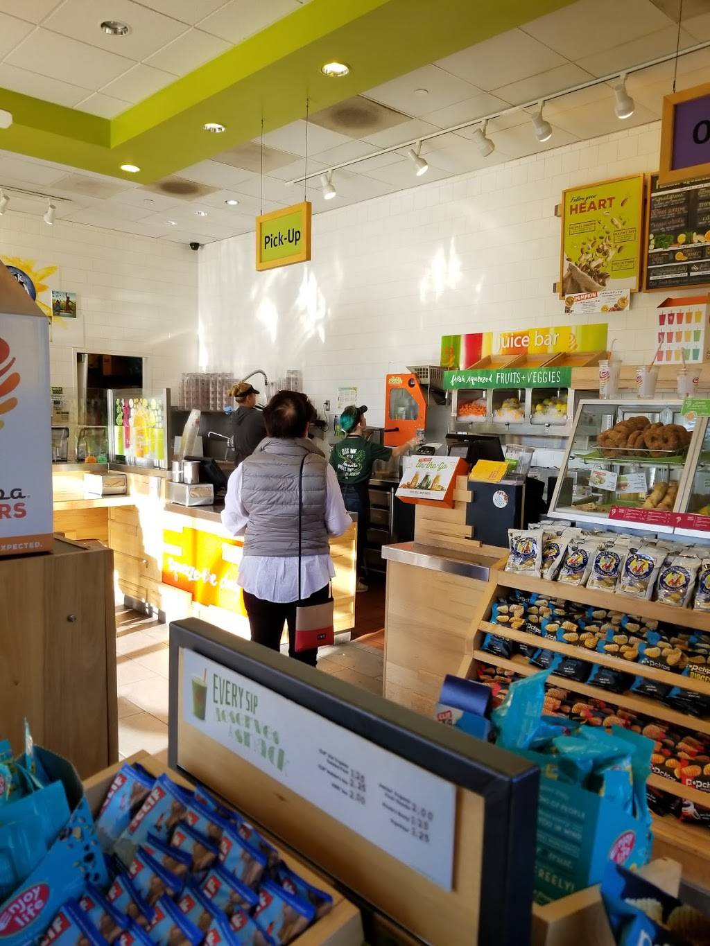 Jamba Juice Greenbrae | restaurant | Shopping Center, 301 Bon Air Center, Greenbrae, CA 94904, USA | 4159258470 OR +1 415-925-8470