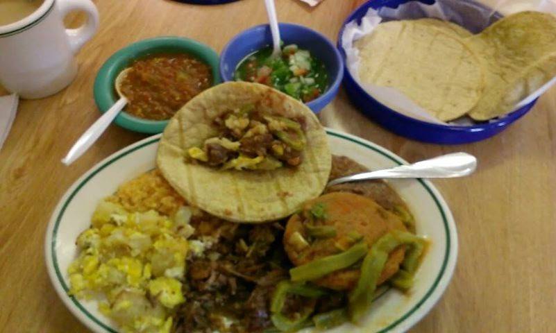 Damenzos Pizza | restaurant | 2324 W Taylor St, Chicago, IL 60612, USA | 3124211142 OR +1 312-421-1142